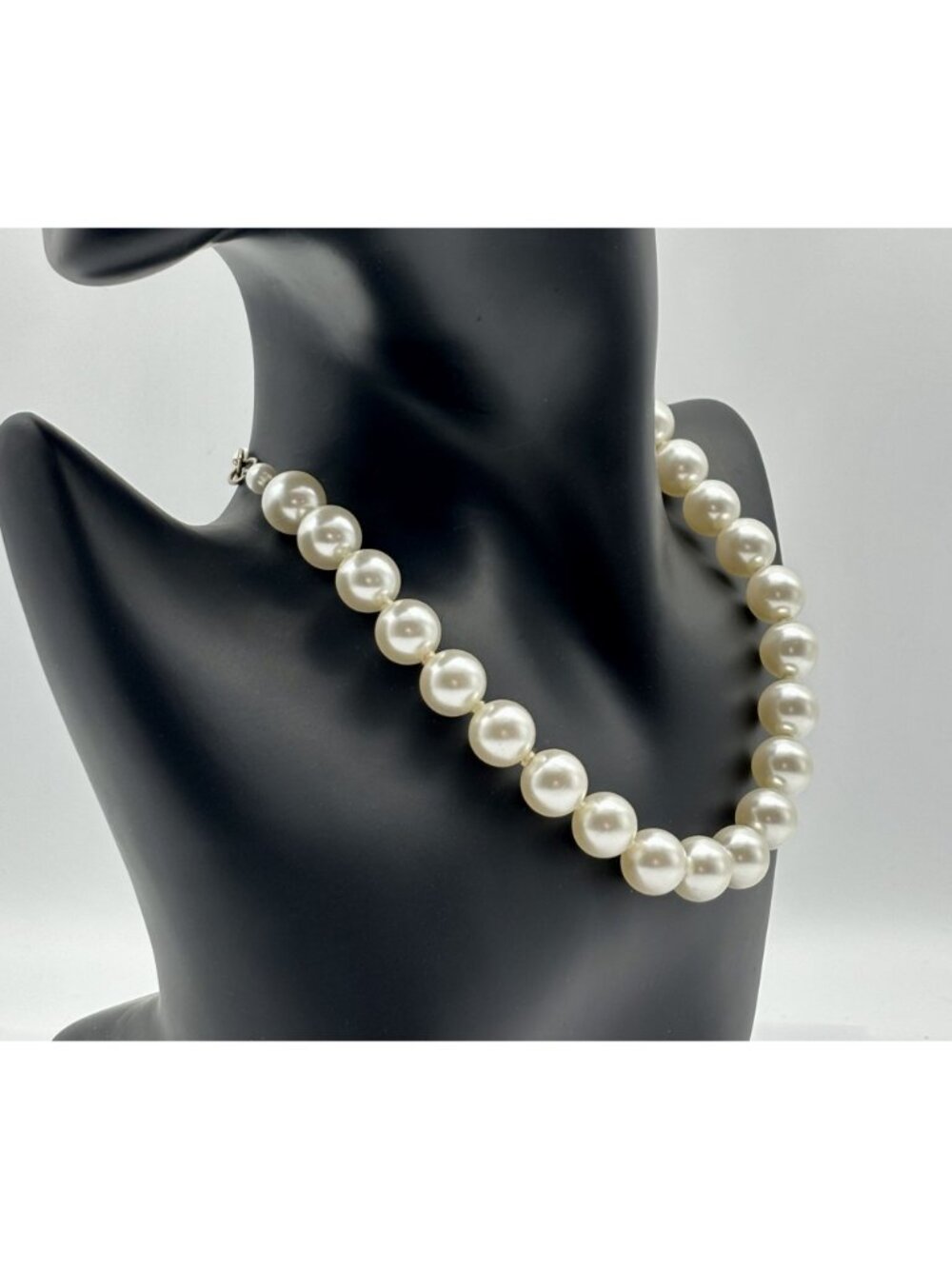 Vintage 12mm Faux Pearl Necklace/Choker Adjustable Length Marked "Japan" on Hook - Picture 4 of 14